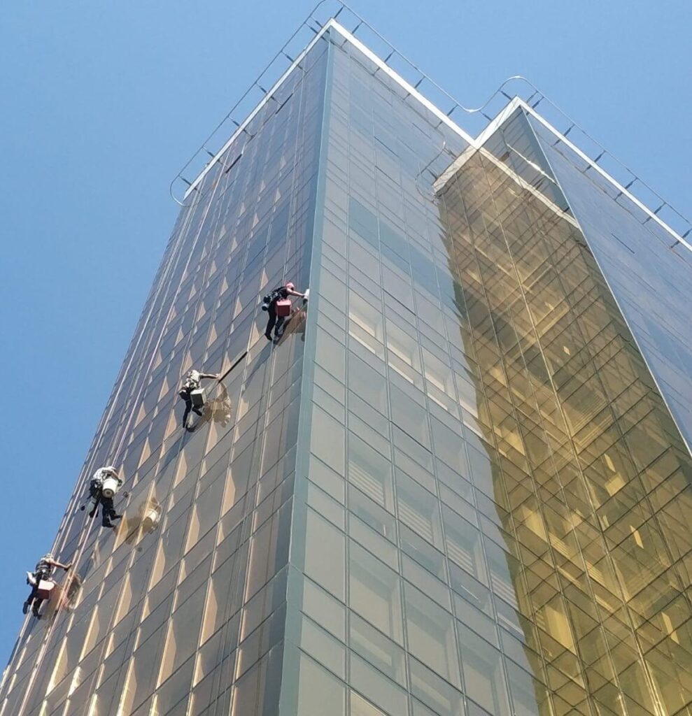 Dış Cephe Cam Temizliği